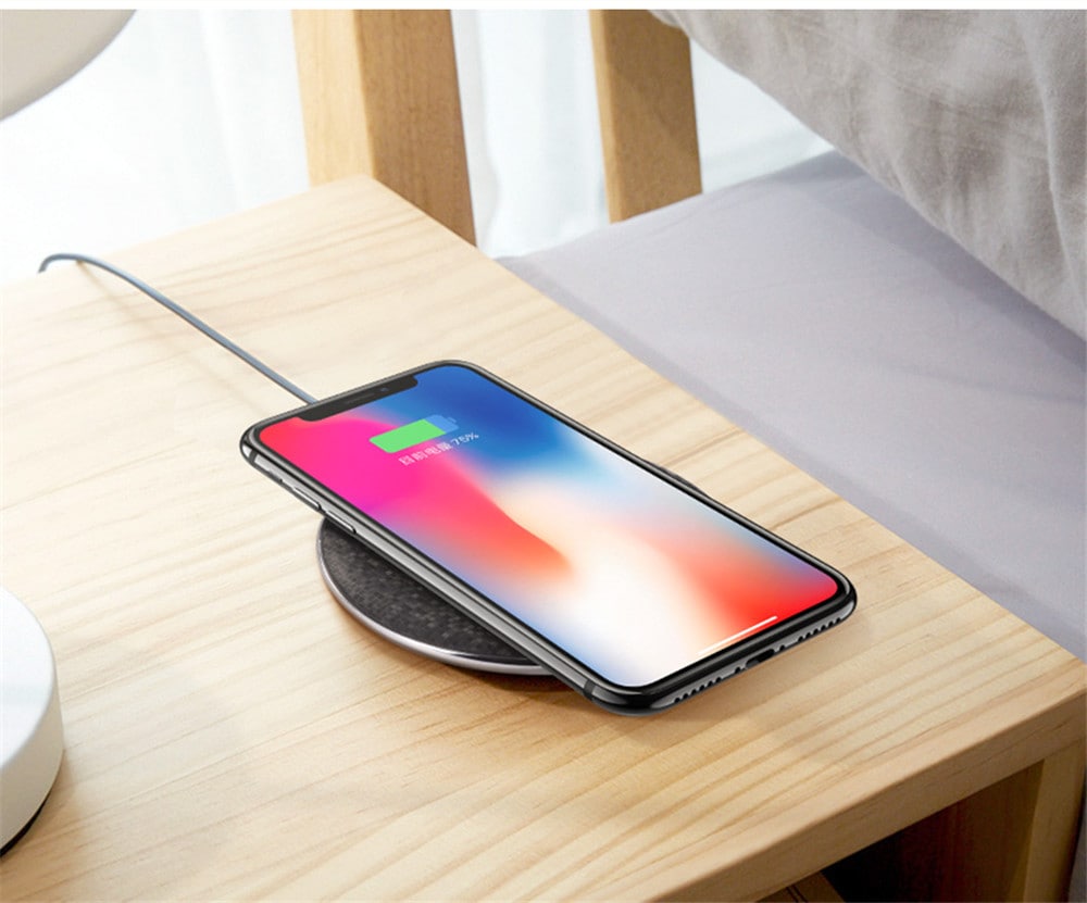 Qi Wireless Charger 5V1A Desktop Wireless Fast Charging Pad For iPhone X / 8 / 8 Plus Samsung Galaxy S8 / S8 + / Note 8- Black