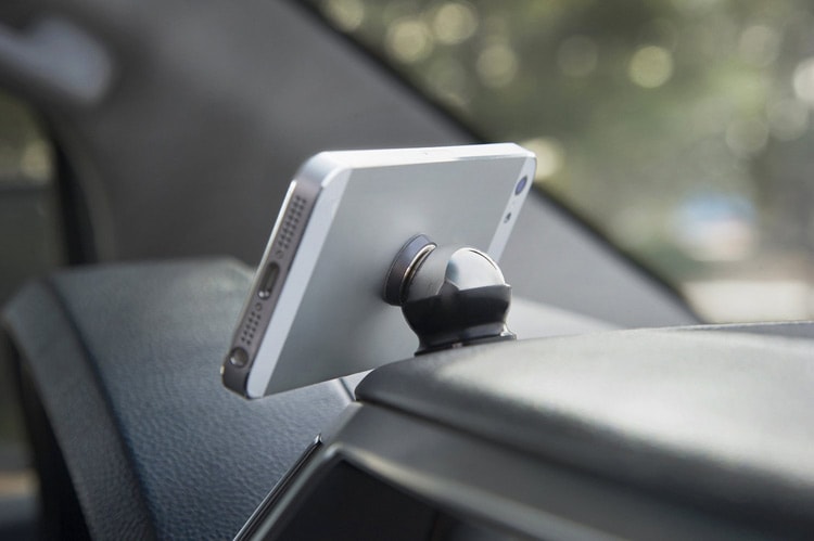 XT-301 360 Degrees Rotation Car Magnetic Holder Mount Bracket for Cellphone GPS- Colormix